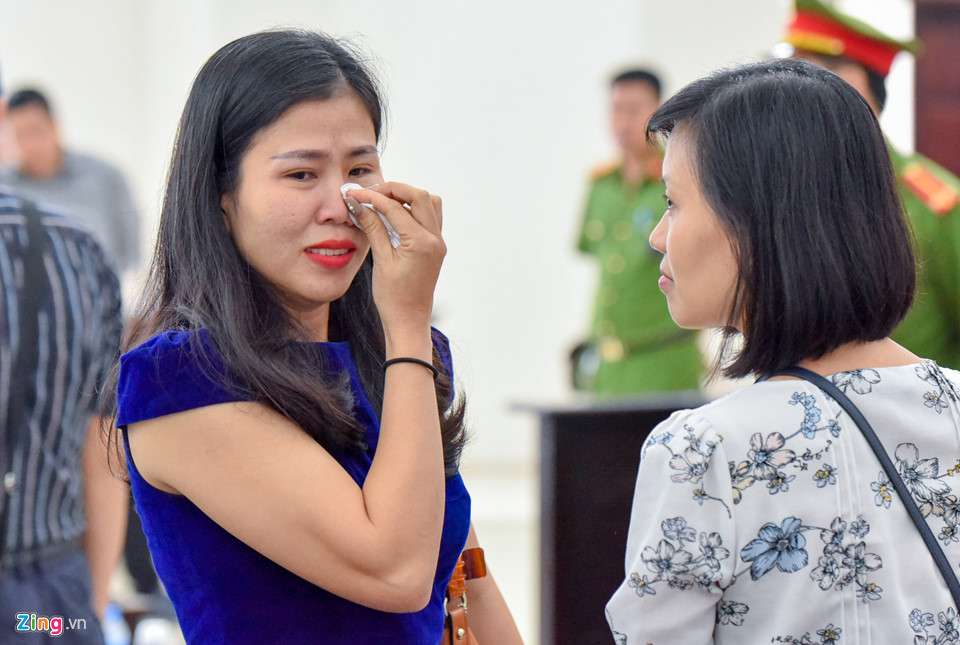 Nụ cười, nước mắt các bị cáo sau phiên phúc thẩm đại án Oceanbank